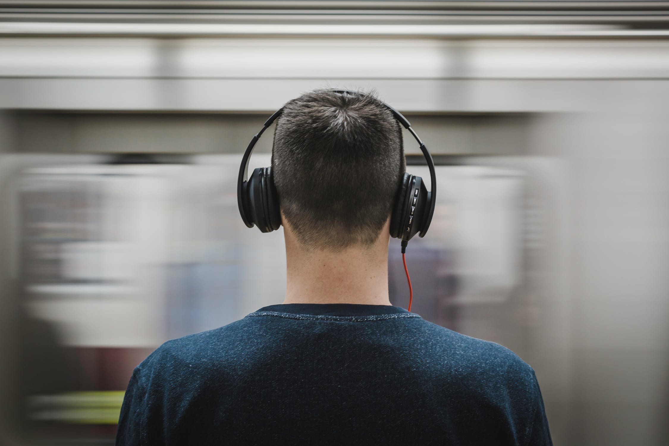 Best Noise Cancelling Headphones for Absolute Peace